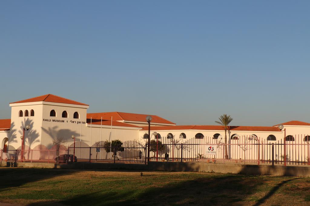 Beach Front House Caesarea Exterior foto